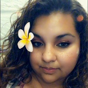 Meet your Posher, Yurineli